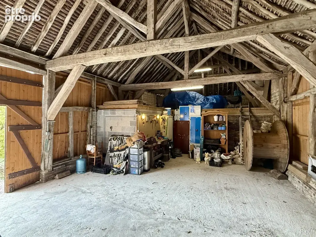 NEUVILLE-SUR-VANNE - Maison 11 pièces 179m2 avec dépendance - photo 13