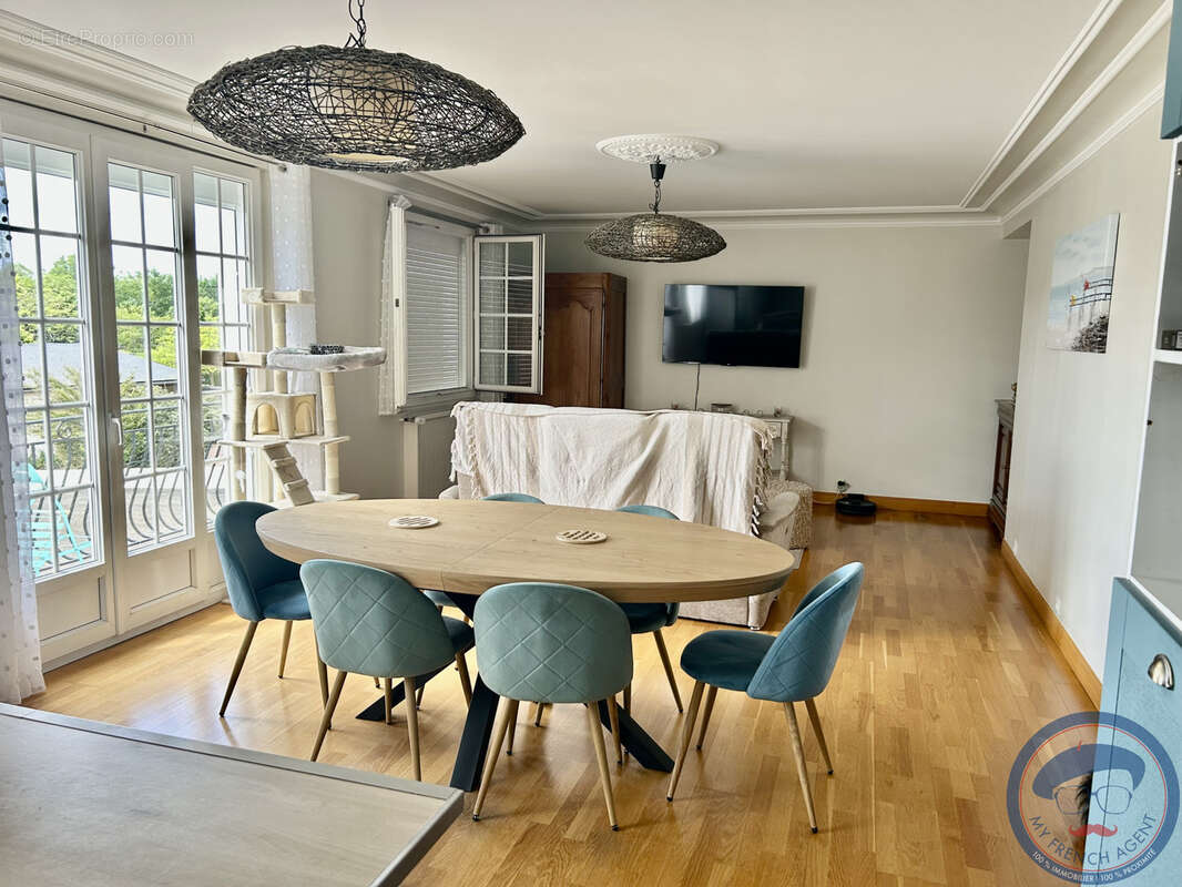 Maison à LA VILLE-AUX-DAMES
