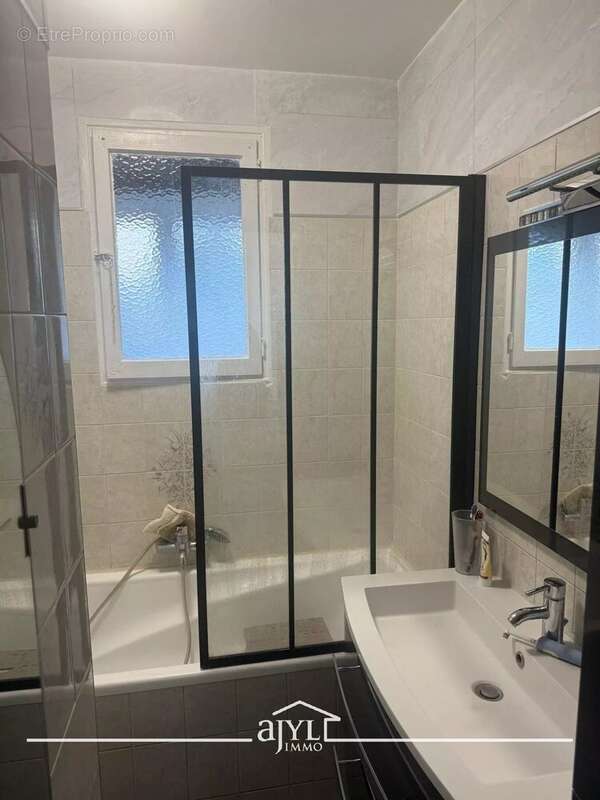 Appartement à MARSEILLE-15E