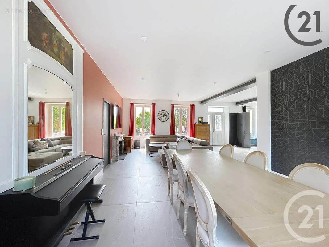 Maison à CHAMPS-SUR-YONNE