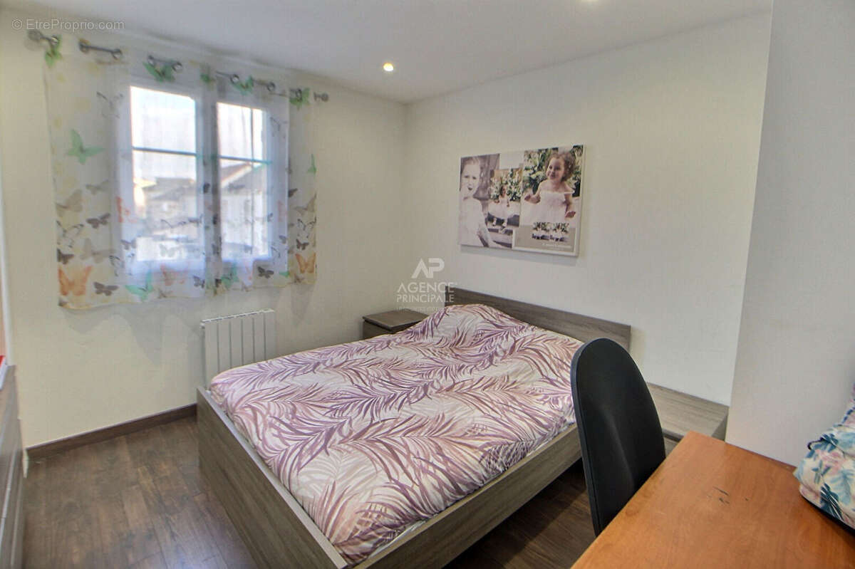 Maison à CHANTELOUP-LES-VIGNES