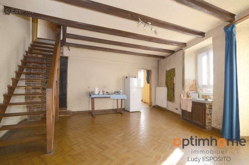  Maison en pierre à rénover avec terrain à bâtir – Nieuil (16)  - photo 3