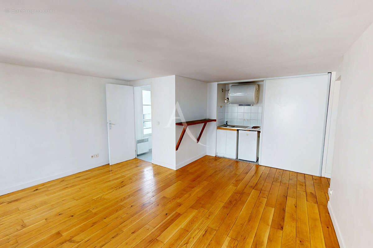 Appartement à PARIS-10E
