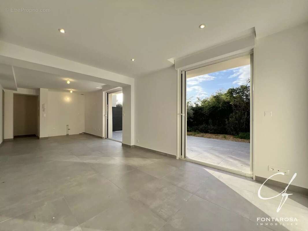 Appartement à SAINT-RAPHAEL