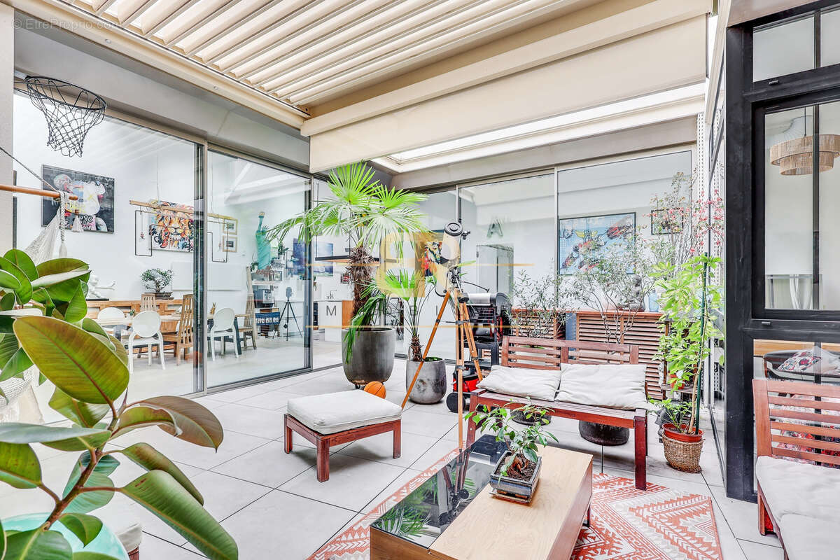 Appartement à PARIS-18E