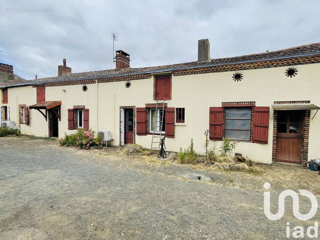 Photo 1 - Maison à CERNUSSON