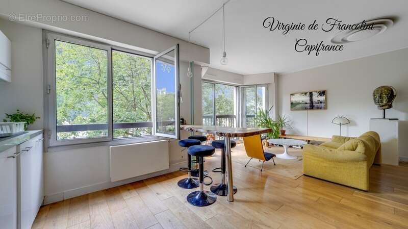 Appartement à PARIS-10E
