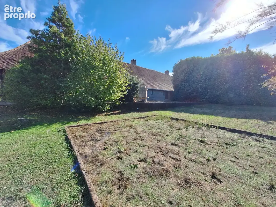 Authentique maison bressane de 140 m2 avec terrain de 1 300 m2   Charme et potentiel à 3 min du centre-ville - photo 17