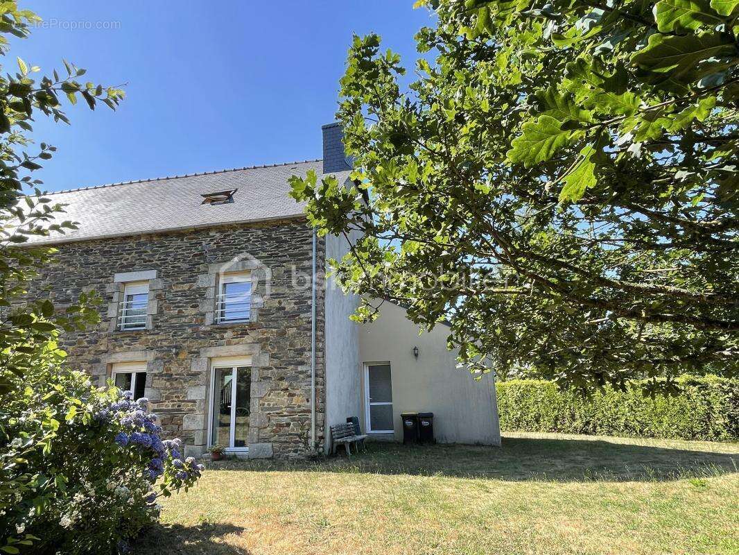 Maison à LOYAT