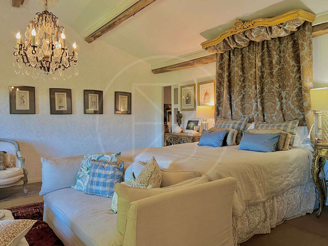 Maison à SAINT-EMILION