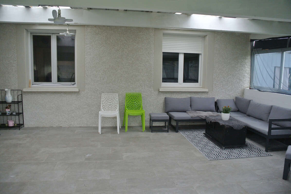 Maison à SAINTE-BAZEILLE