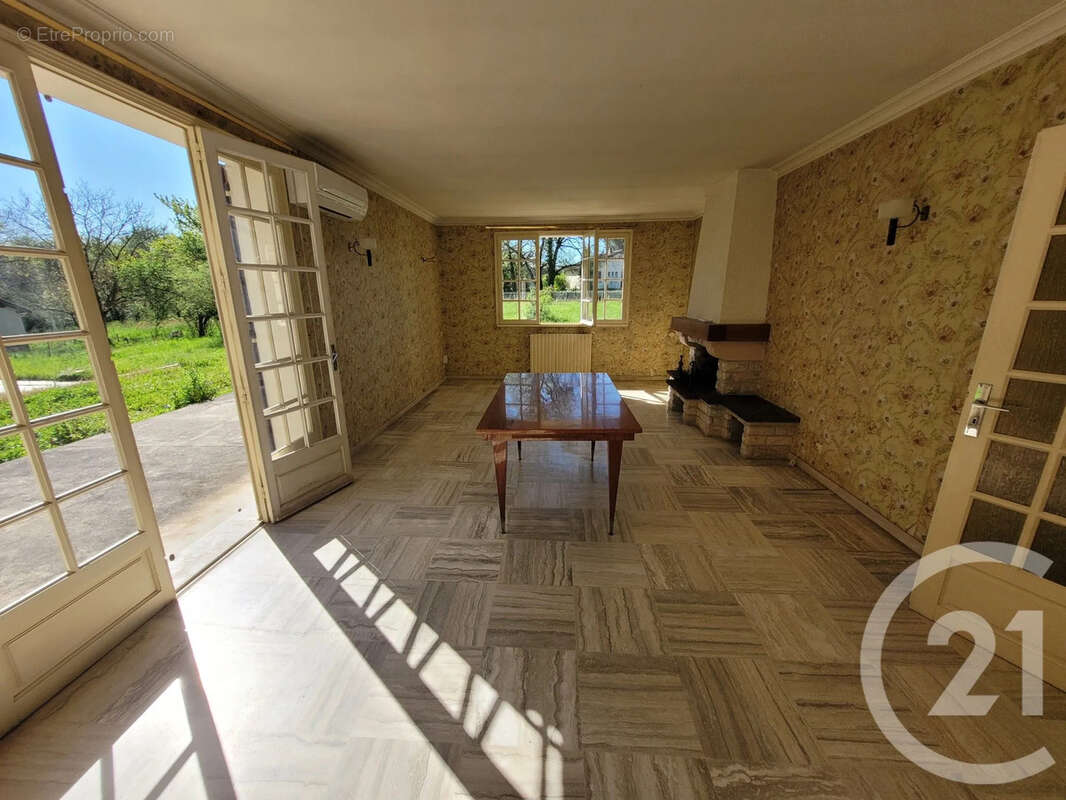 Maison à MONTANS