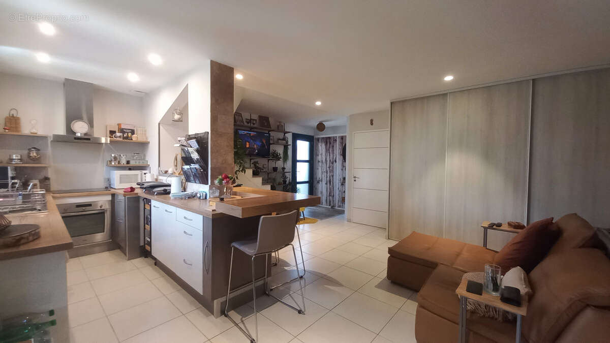 Appartement + jardin + parking, rez-de-jardin quartier Bassin/Champ de Mars. - photo 12