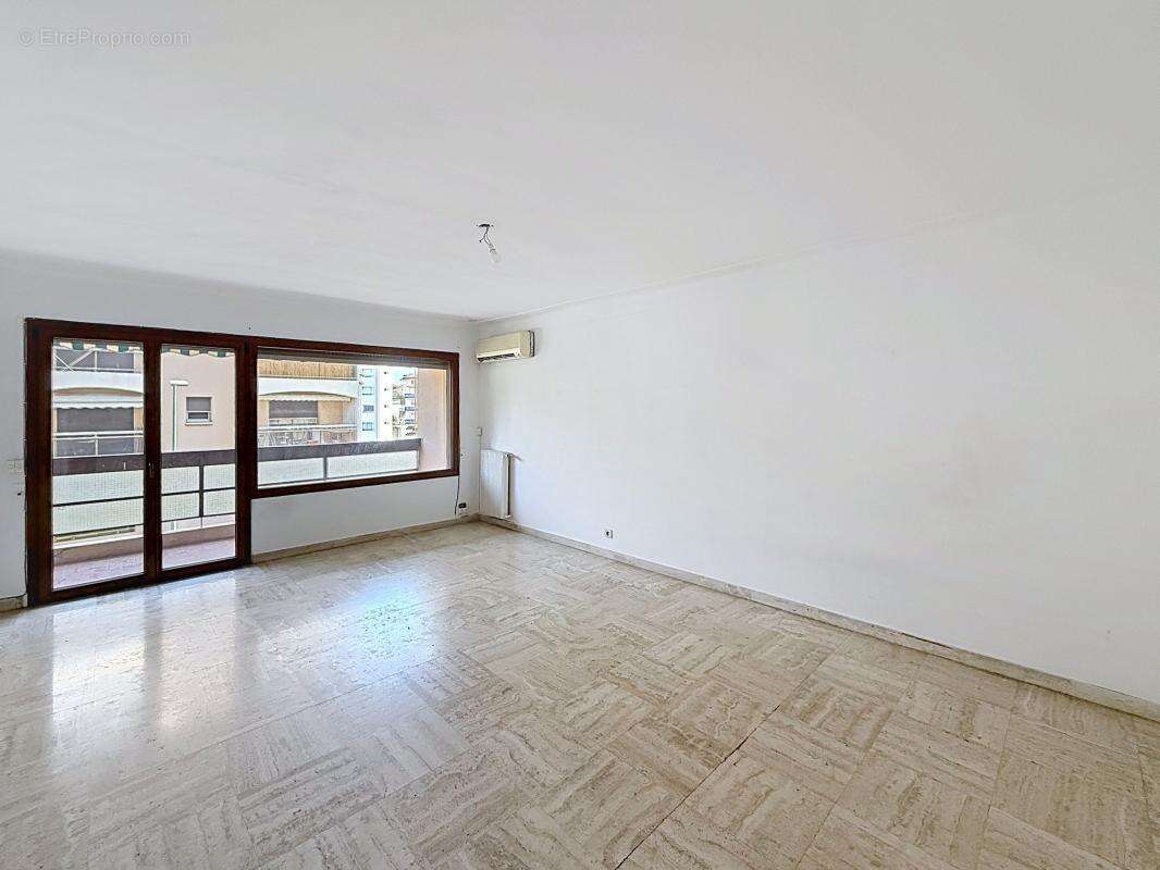 Appartement 95 m² à Le Cannet  - photo 2