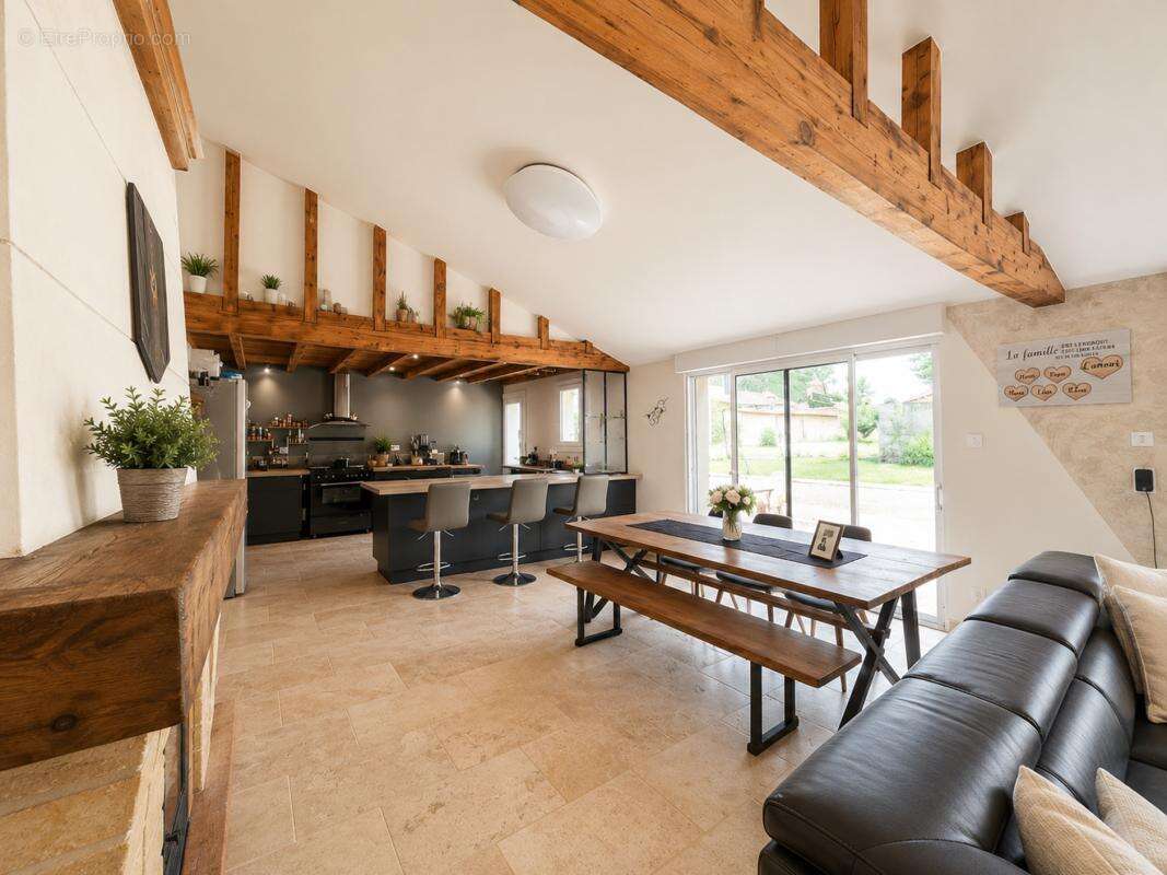 Maison 227 m² à Saint-Vaize  - photo 8