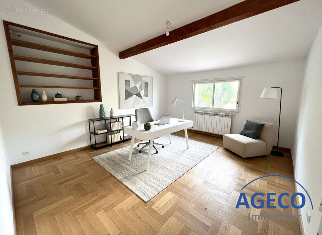 Maison à LACROIX-FALGARDE