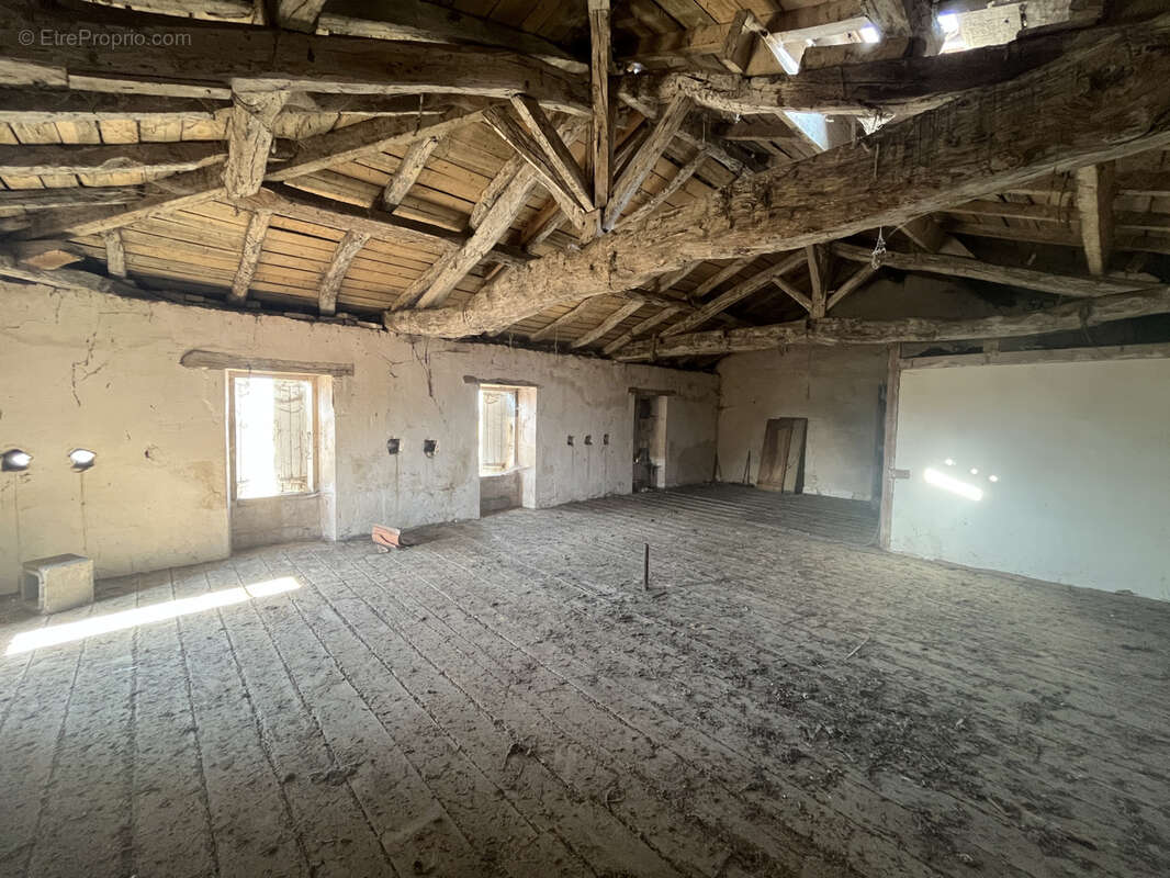 Maison à HIERSAC