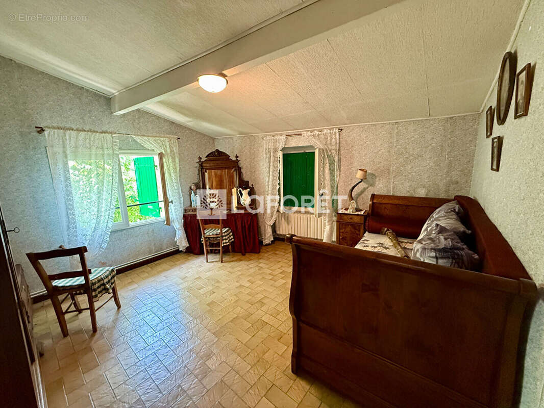 Maison à SAINTE-CROIX-DU-MONT