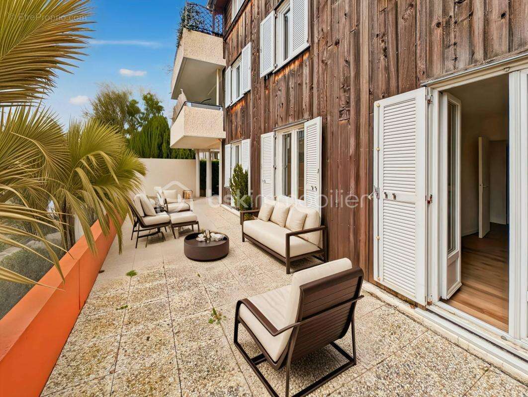 Appartement à EMERAINVILLE