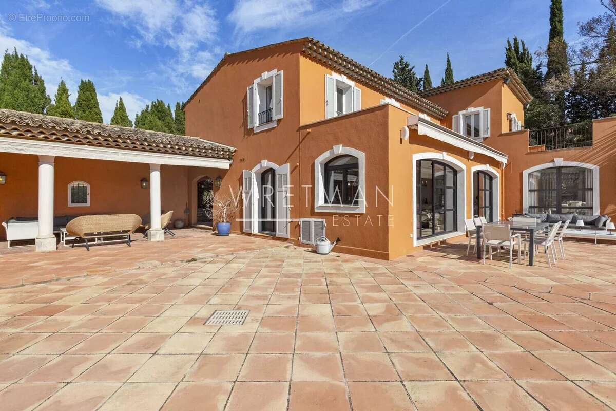 Maison à MOUGINS
