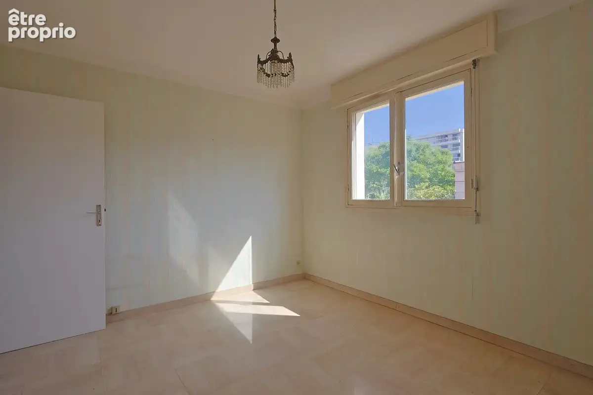 Juan-les-pins – 3 pièces à rénover – terrasse – garage 18 m² – proche plages et commerces - photo 4