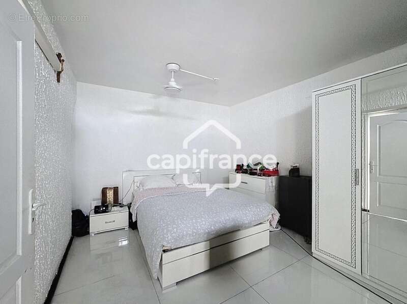 Maison à LES ABYMES