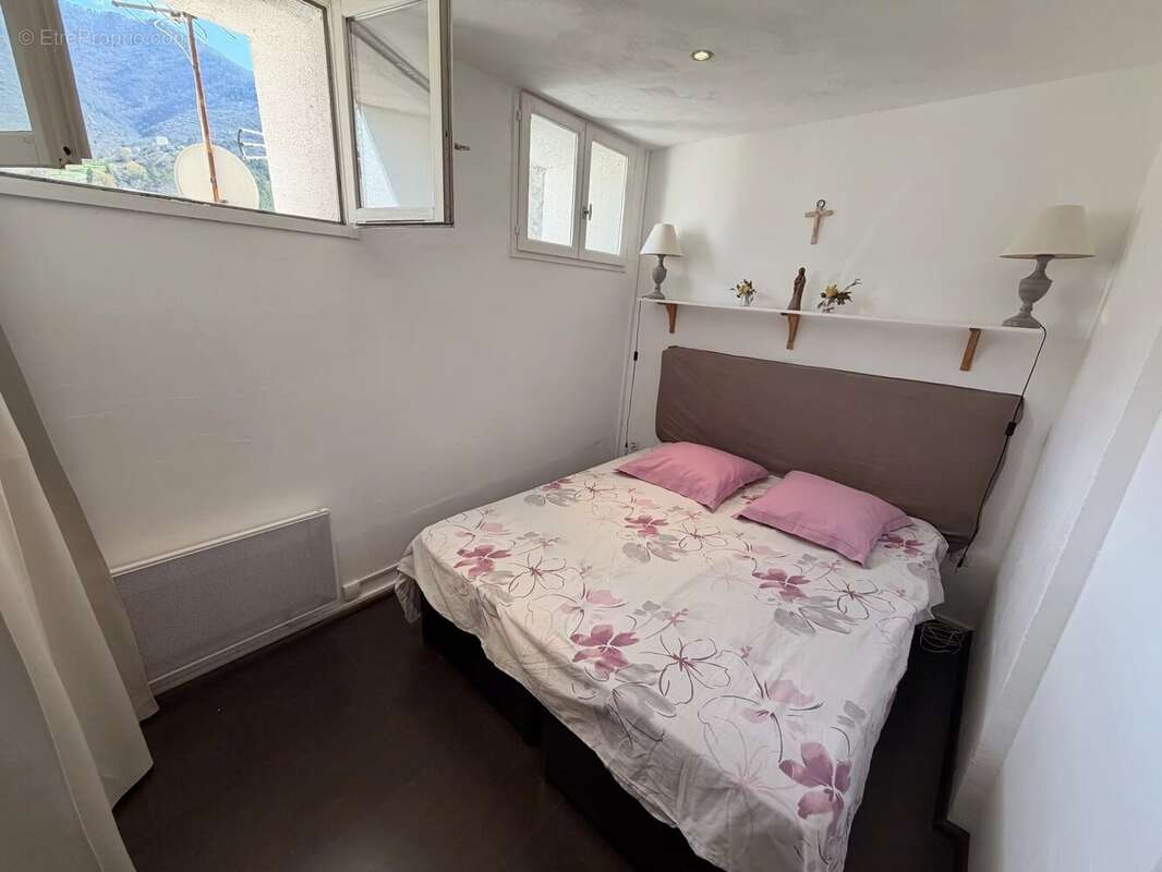 Maison à ENTREVAUX