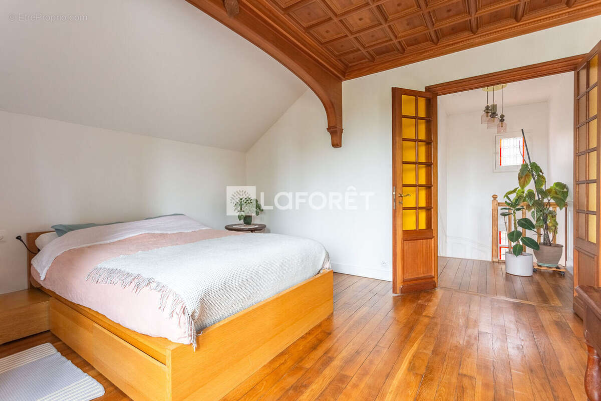 Maison à VIRY-CHATILLON