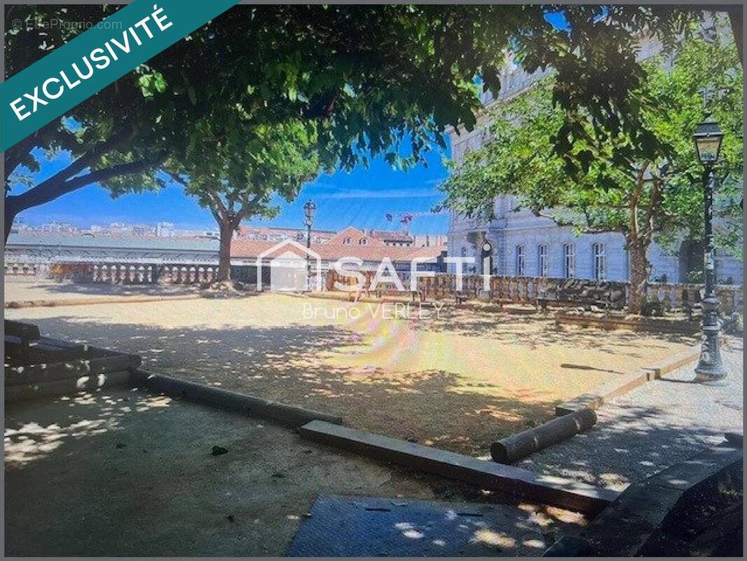 Photo 1 - Commerce à MARSEILLE-1E