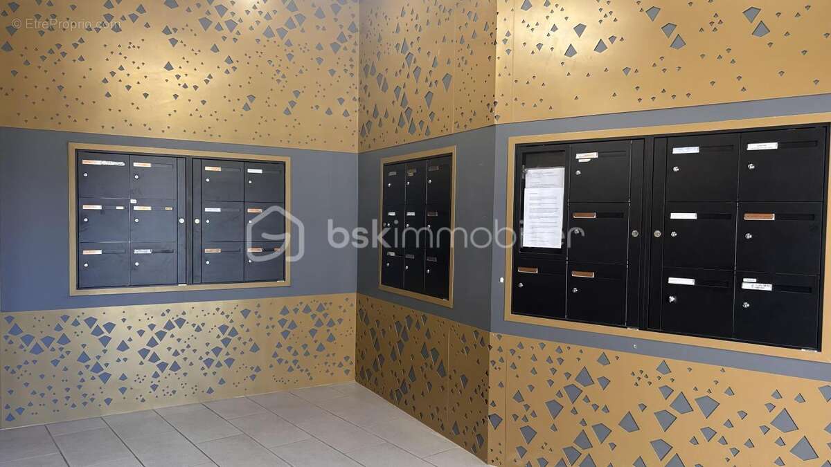 T2 récent 43 m² avec balcon 9,4 m² + parking sous-sol - photo 8