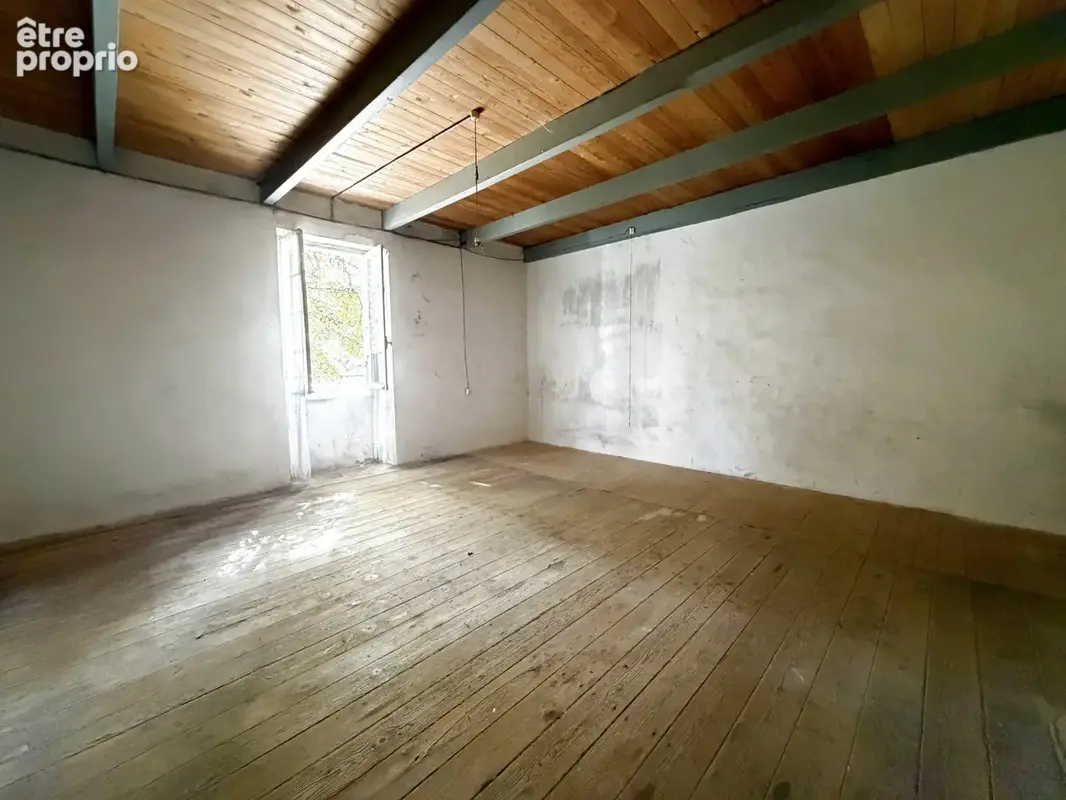 Propriete a renover avec 4 hectares et nombreuses dependances - photo 12