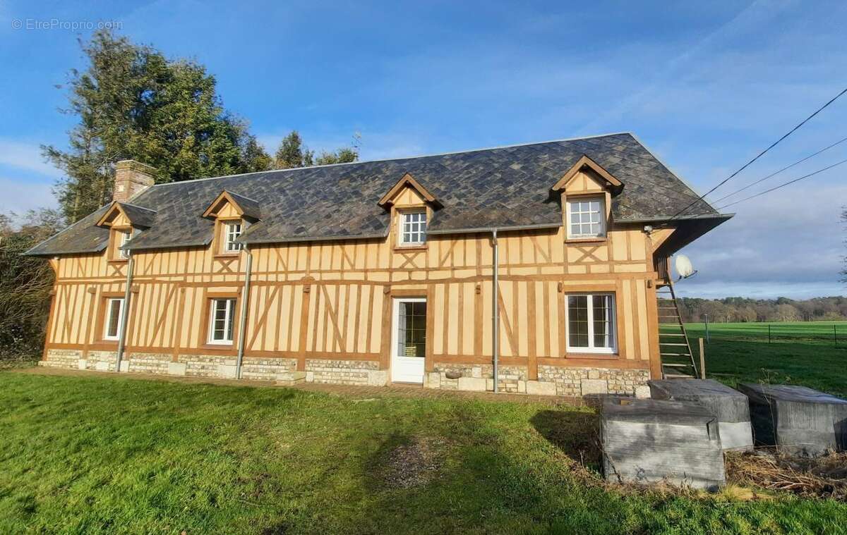 Maison à LA HAYE-DE-ROUTOT