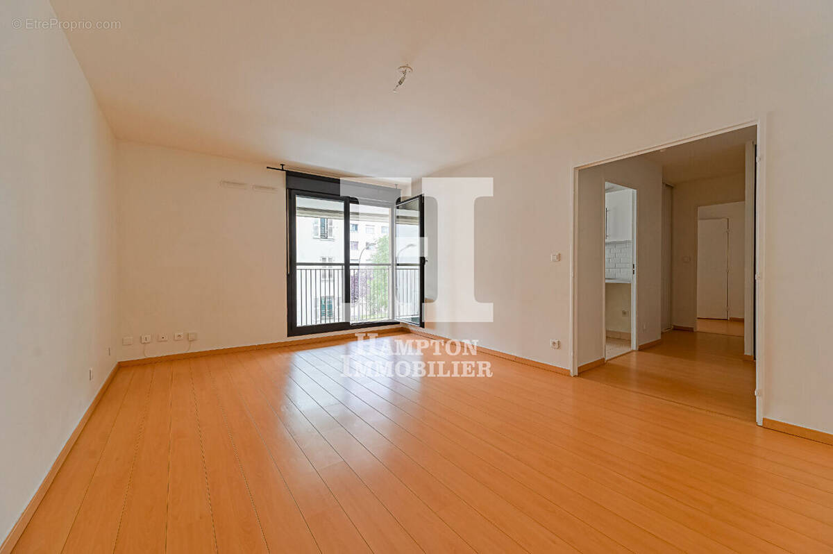 Appartement à PARIS-19E