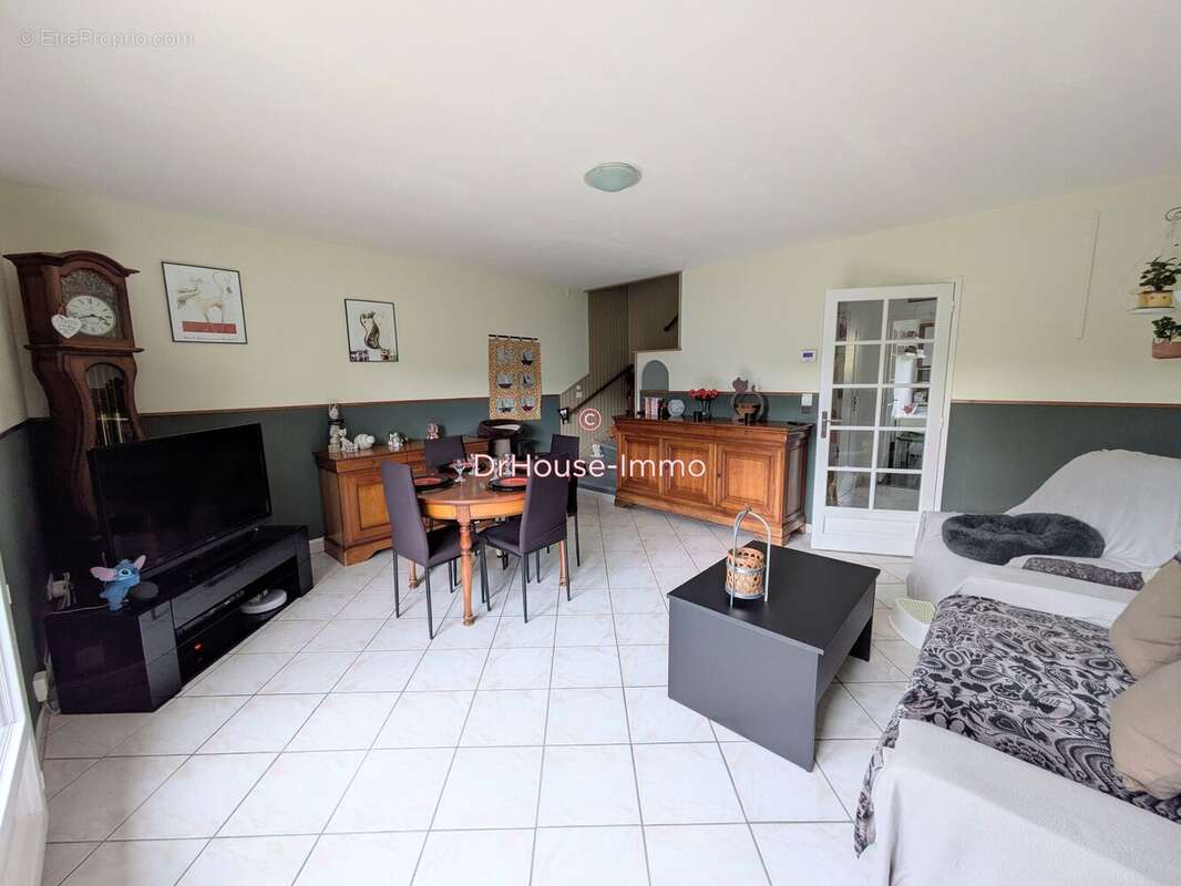 Maison 84 m² à Jouy-Le-Moutier  - photo 17