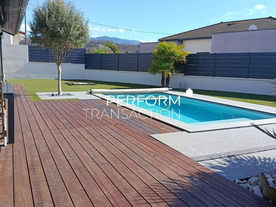 Maison à SAINT-JUST-DE-CLAIX