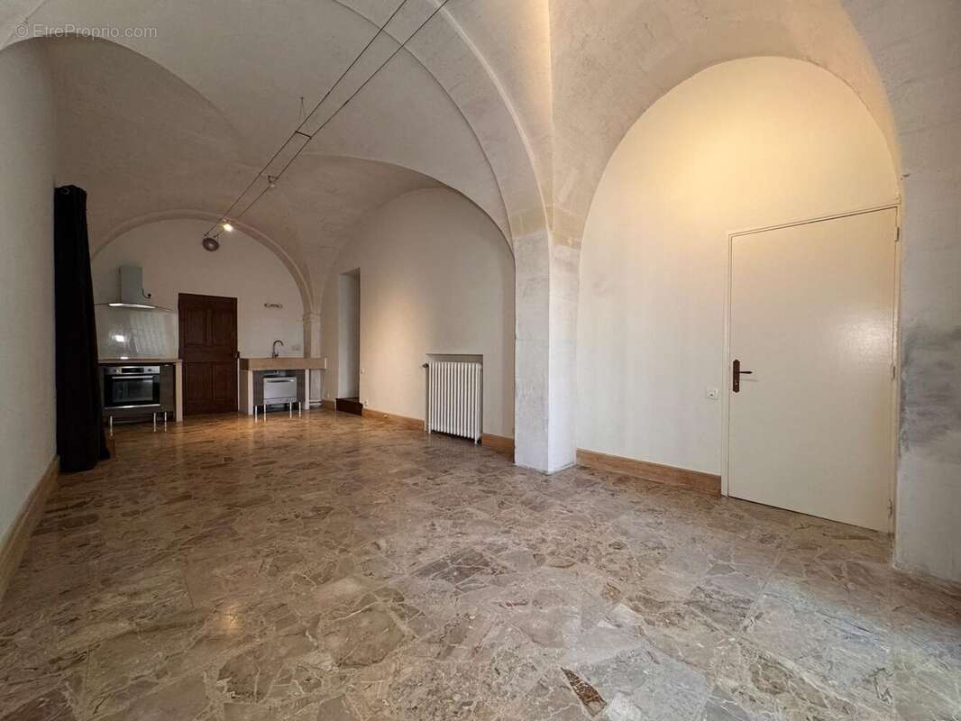 Appartement à VILLENEUVE-LES-AVIGNON
