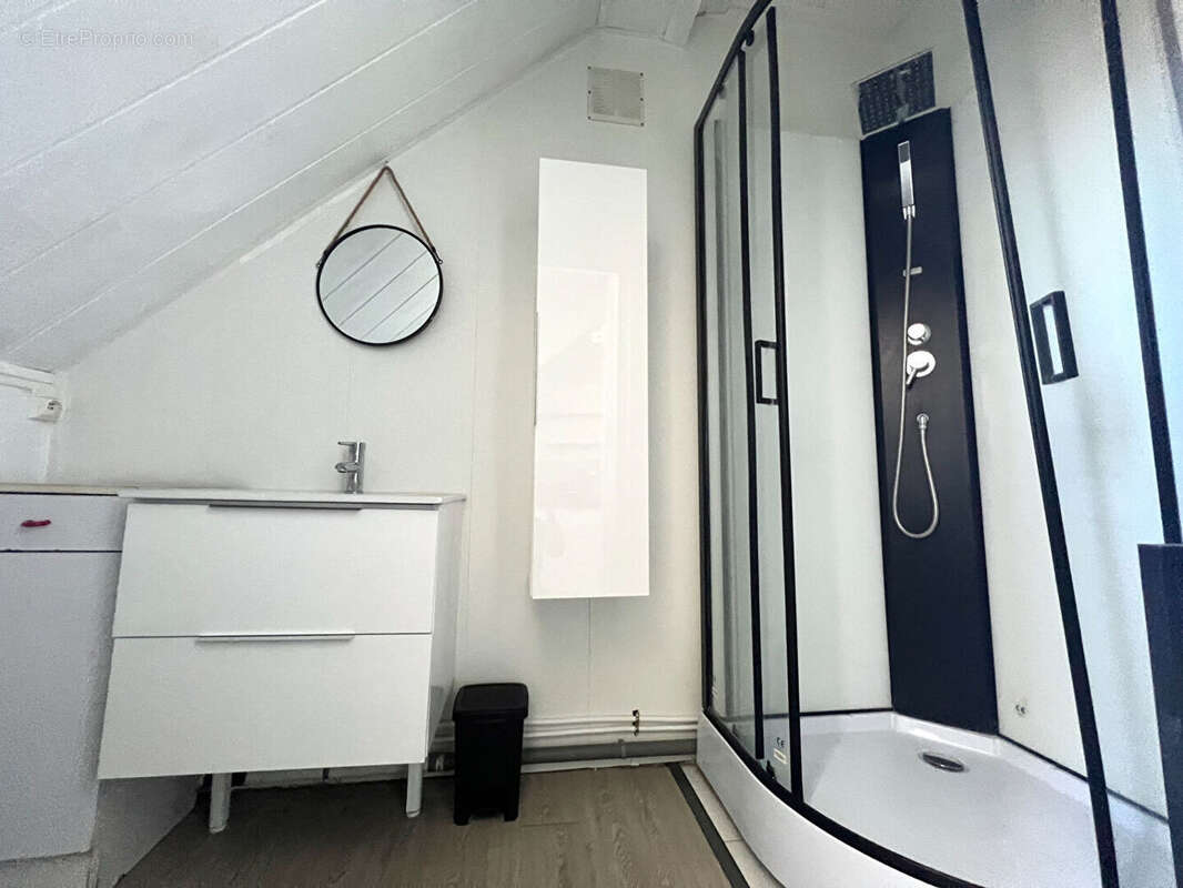 Appartement Aurillac - 3 pièces- 49.35m2 loi carrez 57.77 au sol - photo 7