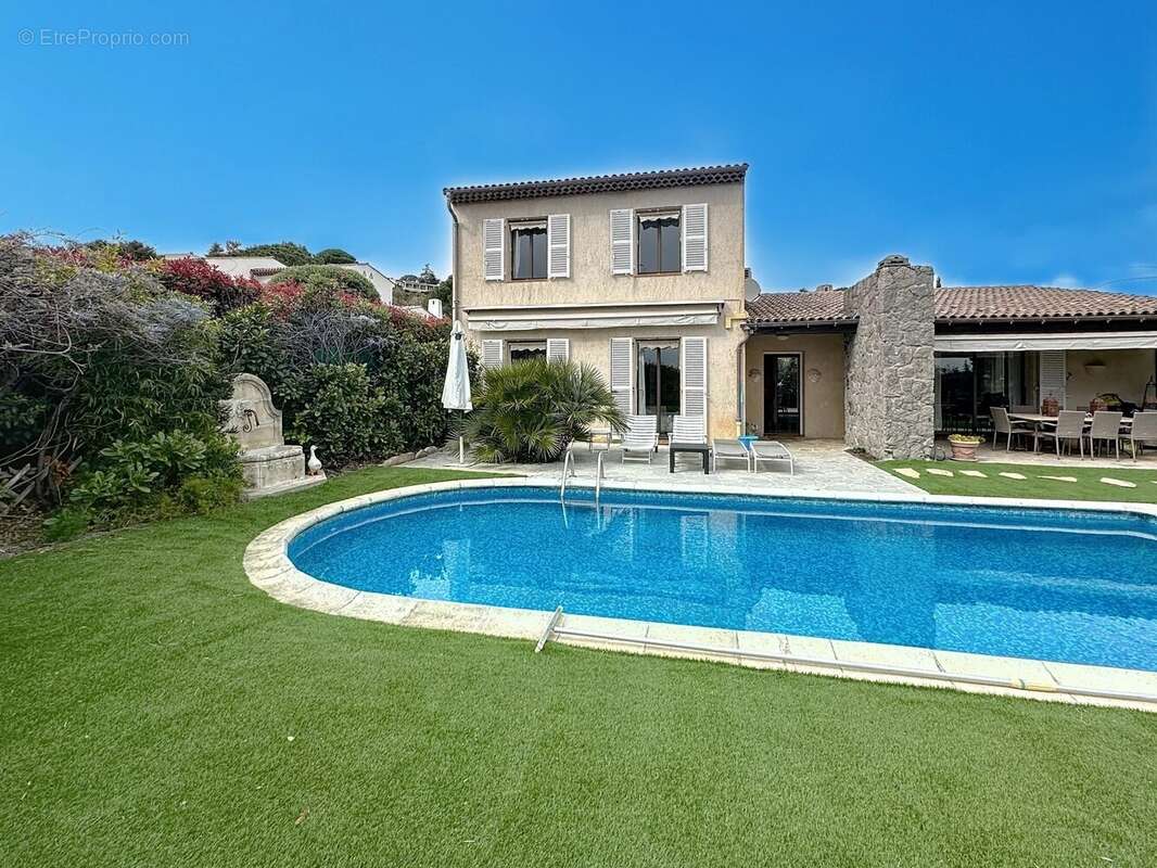 Maison à VILLENEUVE-LOUBET