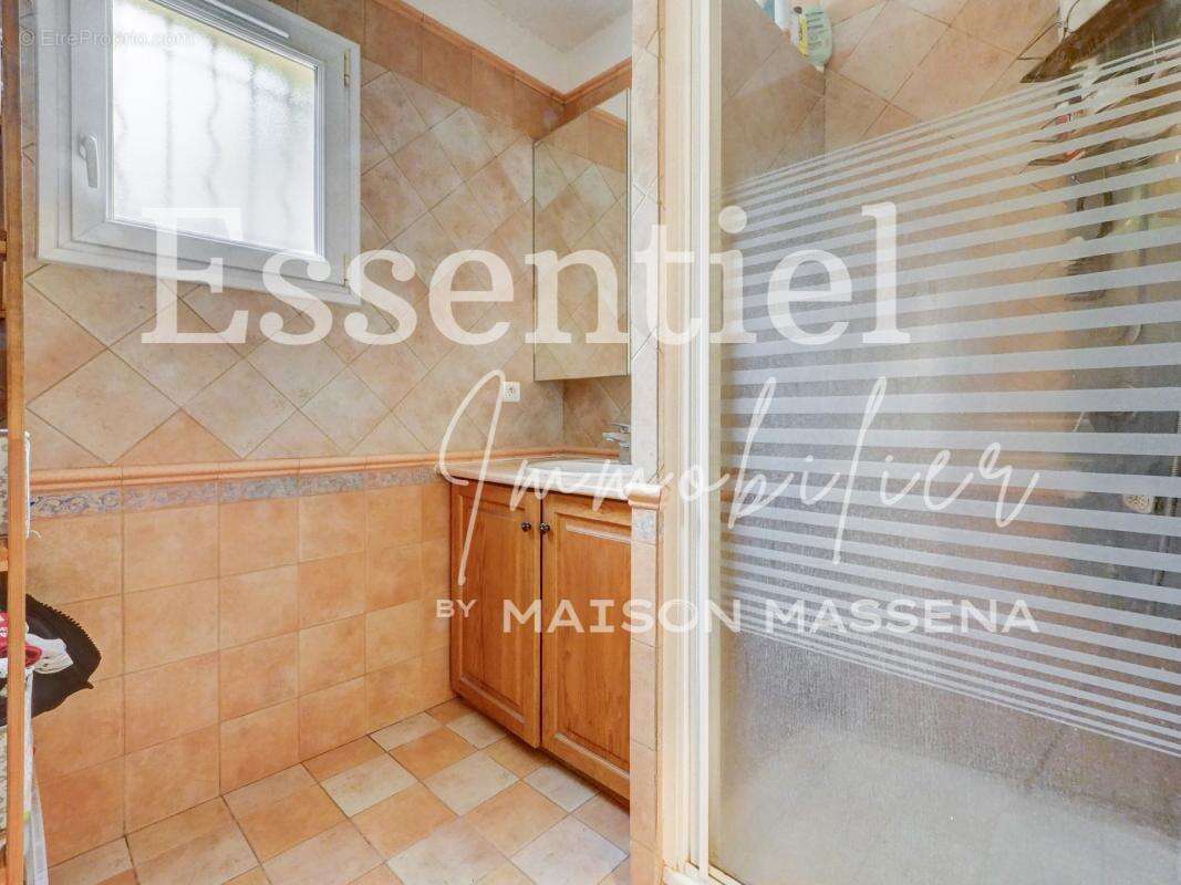 Maison à SAINT-LAURENT-DU-VAR