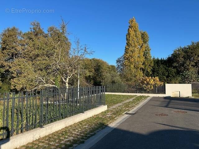 Terrain à ARTIGUES-PRES-BORDEAUX