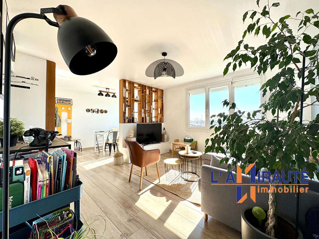 Appartement à HOUILLES