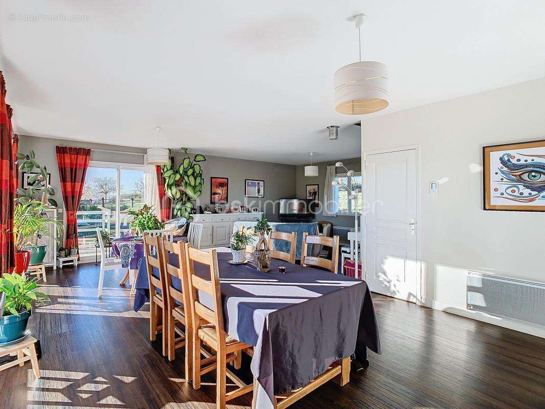 Maison à PERIERS-EN-AUGE