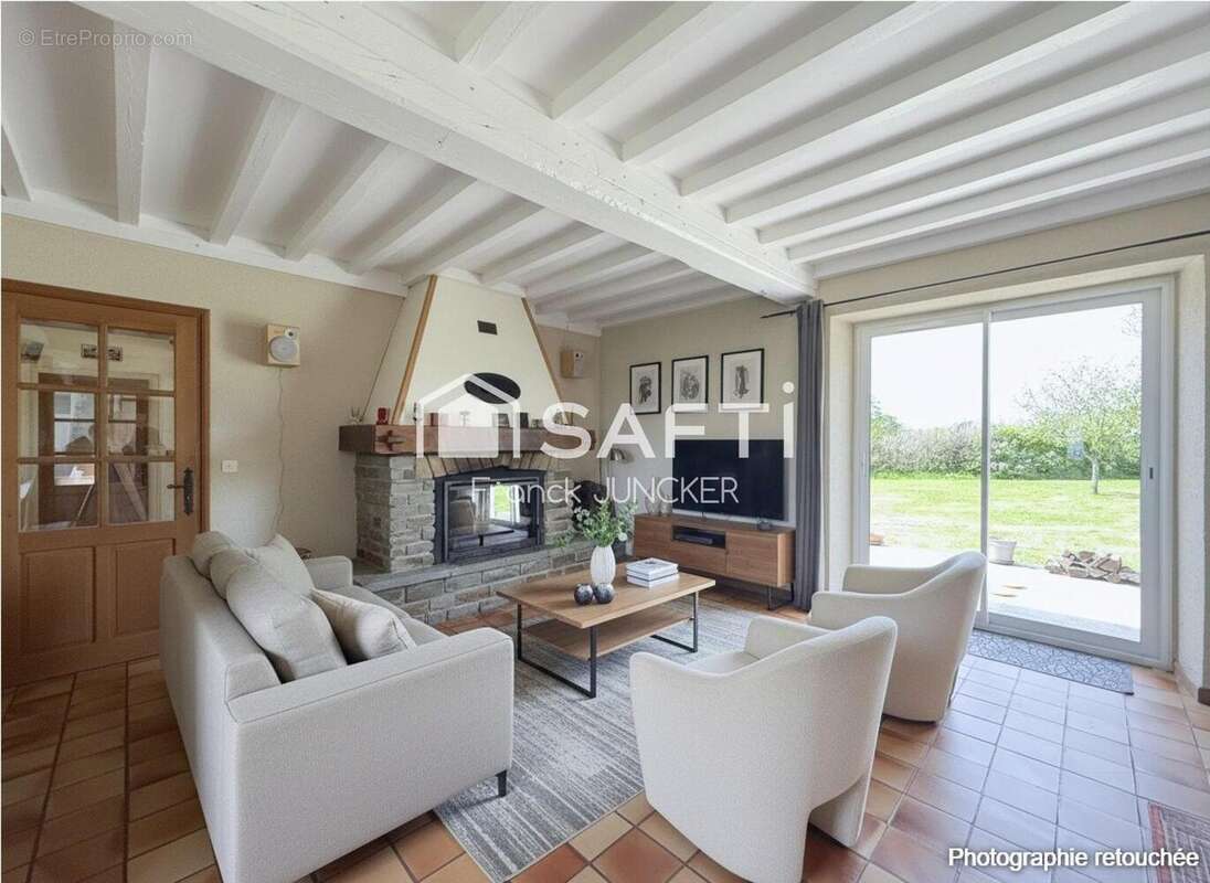 Maison 170 m² à Saint-Paul-Du-Vernay  - photo 5