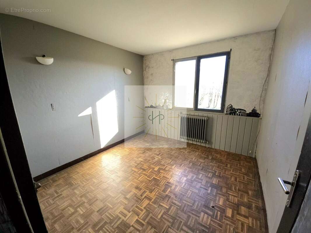 Maison à SAINT-GERVAIS-SUR-ROUBION