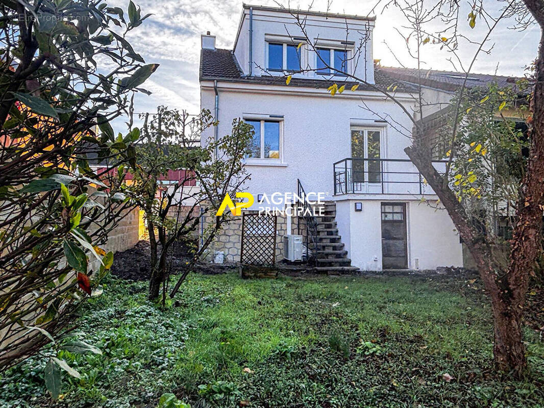 Maison à SARTROUVILLE