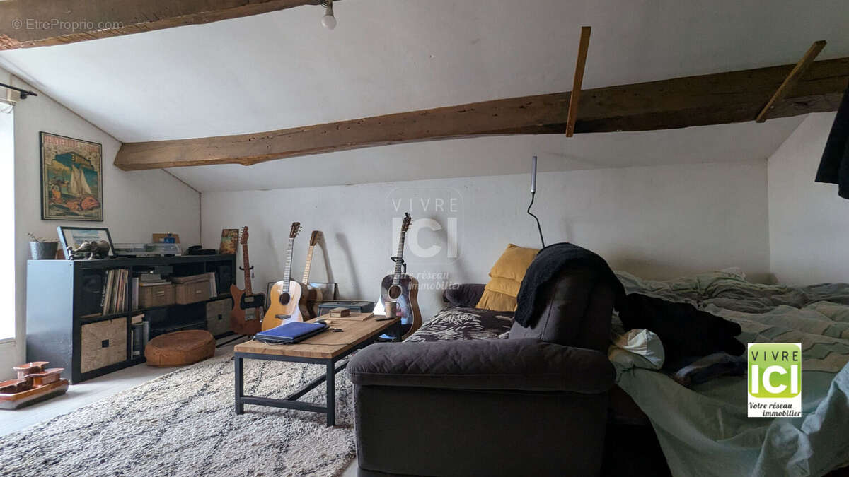 Maison à LA CHAPELLE-BASSE-MER