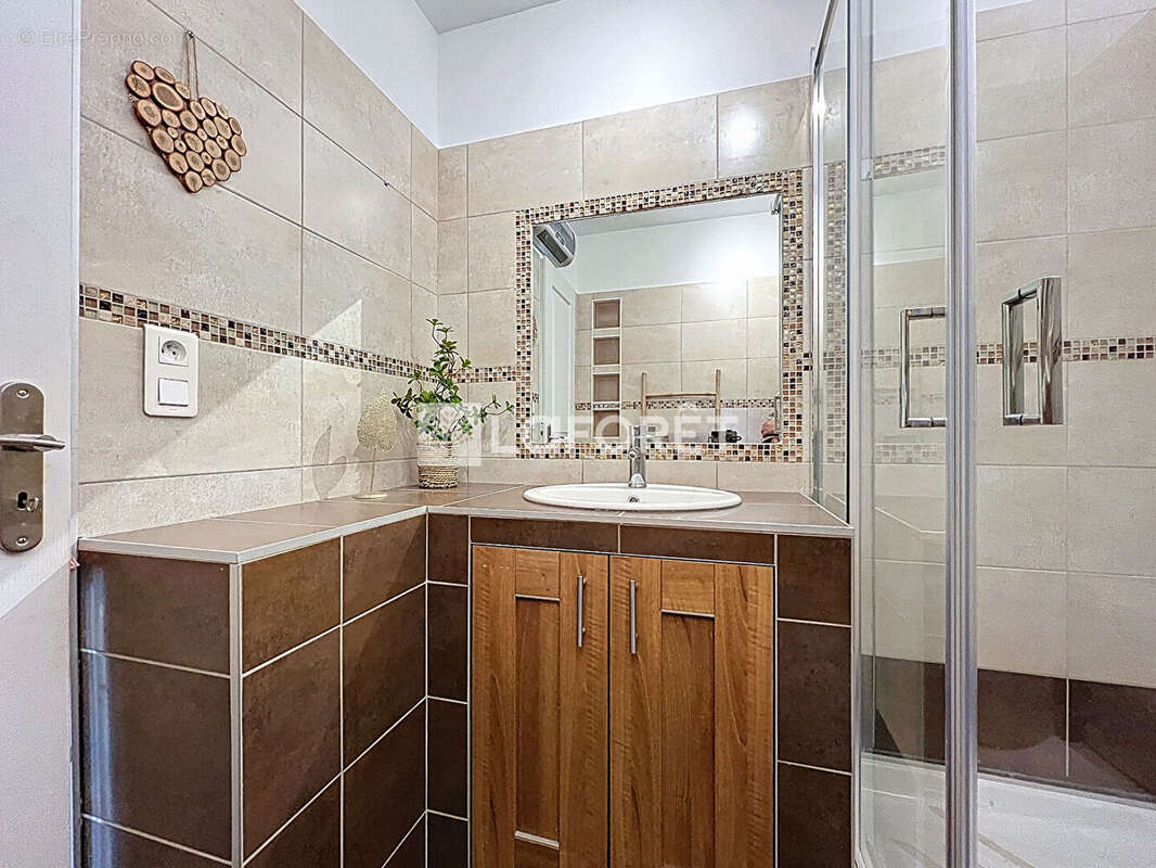 Appartement à ROQUEVAIRE