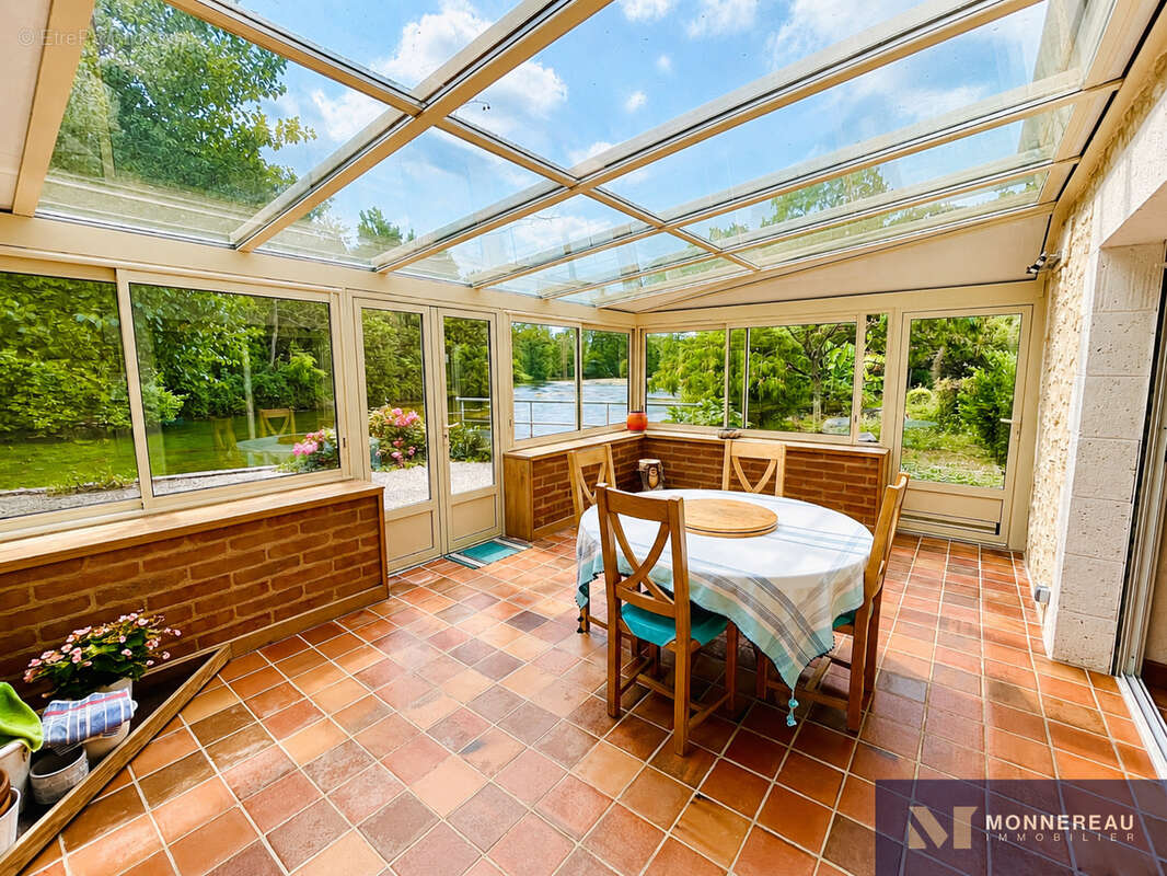 En bordure de touvre maison authentique - photo 6