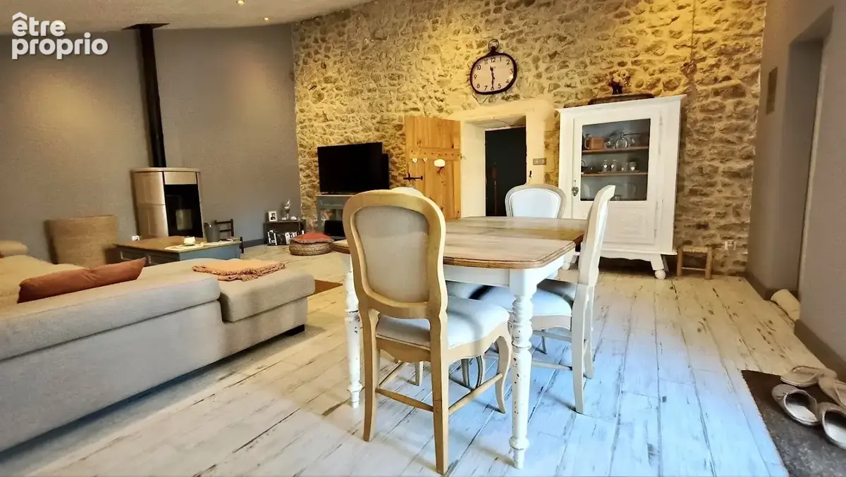 Saint-Giron-d'Aiguevive   Propriété en pierre 215 m2   5 chambres   Piscine   Maison louée - photo 12