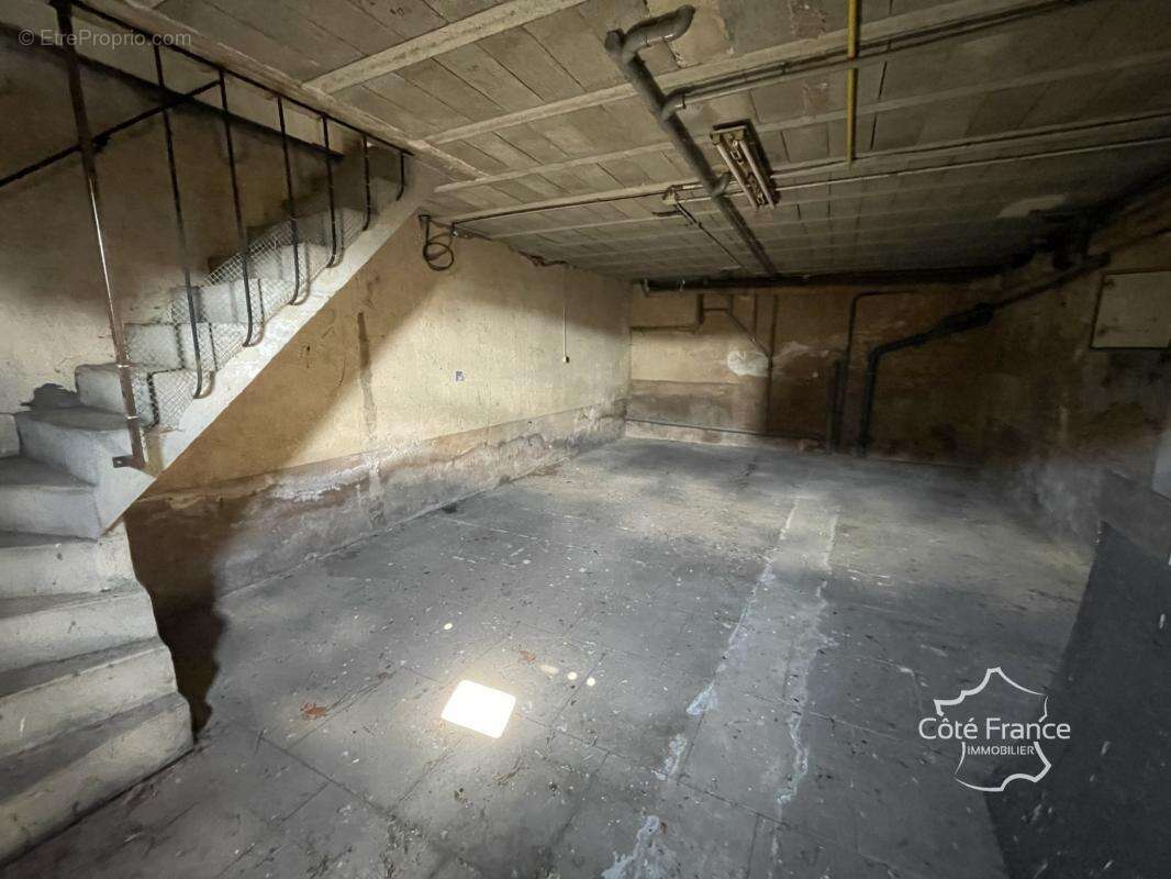 Maison à COULANGES-SUR-YONNE